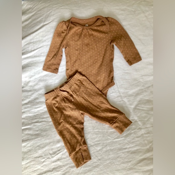 SOLD 3-6 M Baby Gap 100% Cotton Mix and Match Bodysuit Outfits - Picture 3 of 6